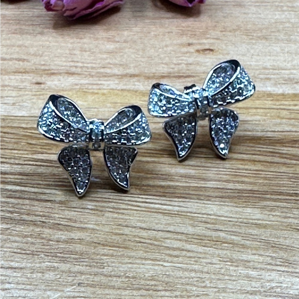 Bow earrings